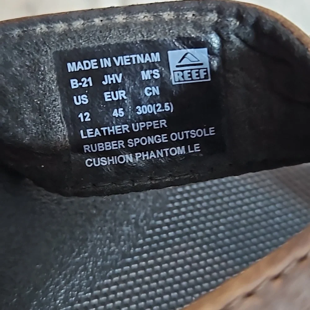 Reef sandals - Picture 3 of 5